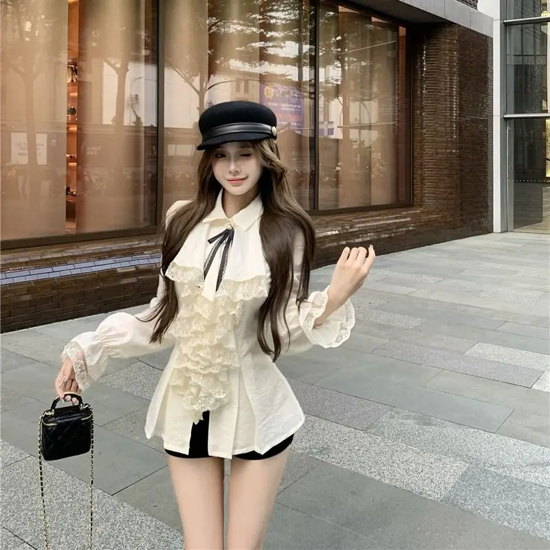 Женская рубашка с отложным воротником и длинными рукавами