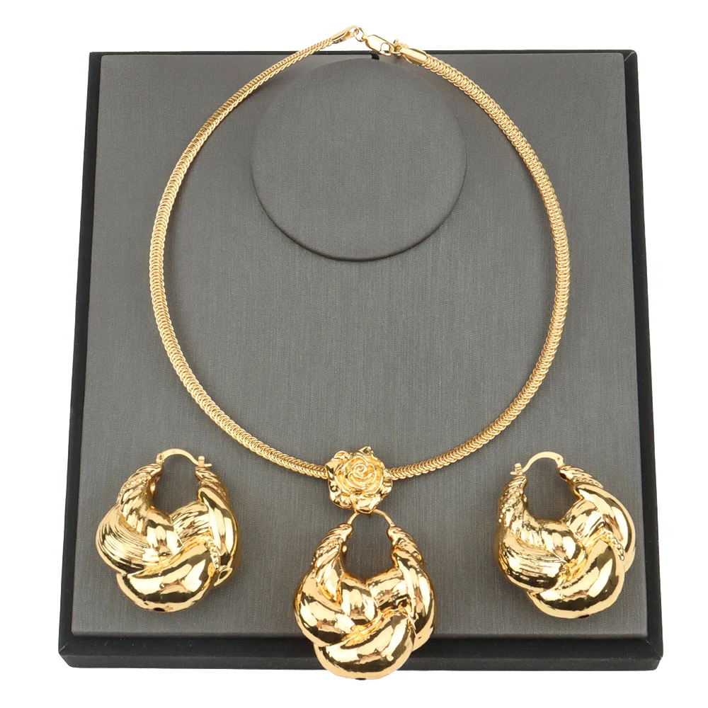 

18k Gold Plated Jewelry Set Accessories Earrings Necklaces and Pendants Gold Color Fashion Jewelry Bridal Accessories