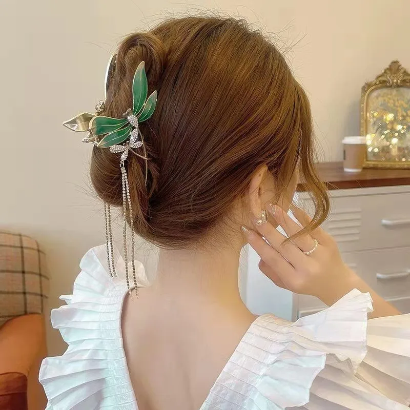 

Retro New Hollow Dragonfly Tassel Grab Clip Women's New Metal Pendant Shark Clip Hair Crab Fashion Hair Accessories