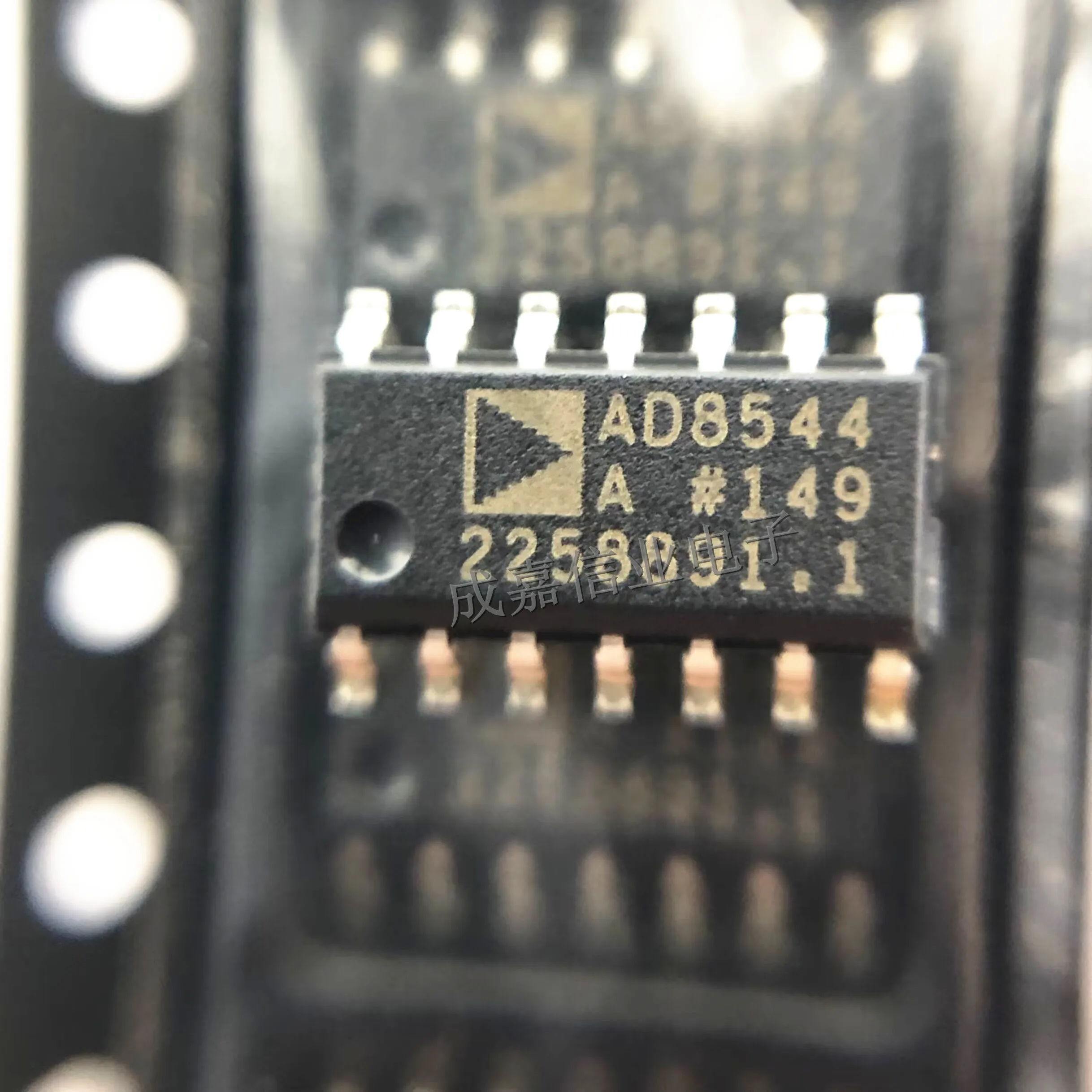 10 шт./лот AD8544ARZ-REEL7 SOP-14 AD8544A Операционные усилители-Op Amps QUAD, низкий PWR RAIL/RAIL OP AMP