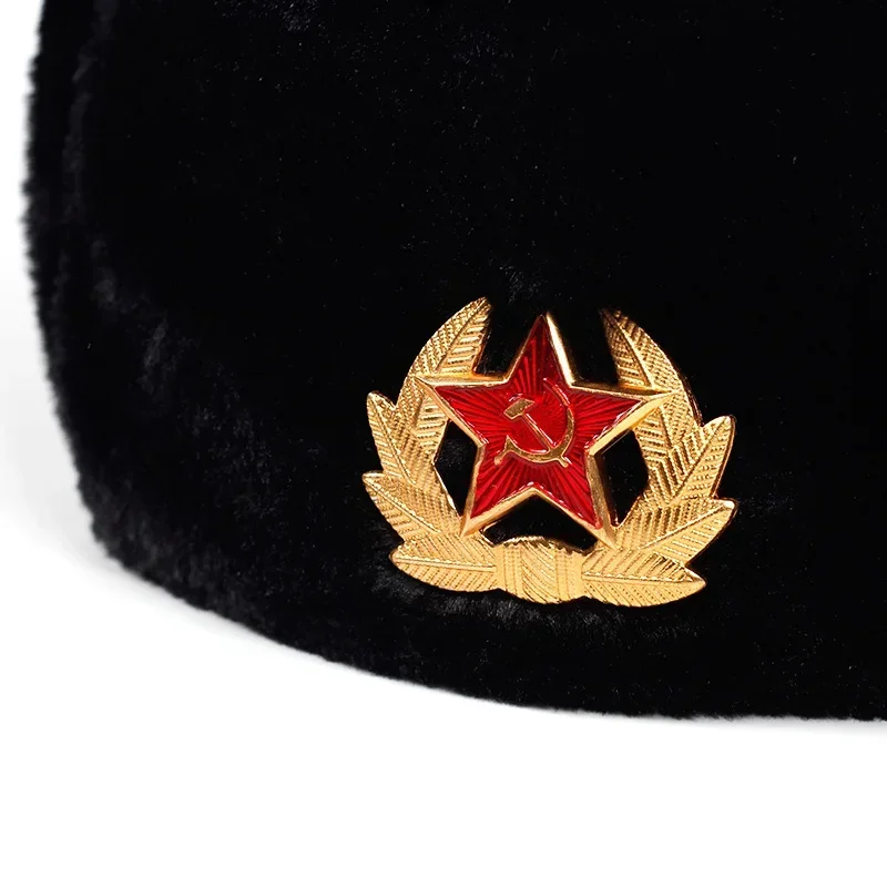 Фото Модная зимняя теплая лыжная шапка в советском стиле с нашивкой, шапка-ушанка Лэй Фэн, ветрозащитная, водонепроницаемая, с толстыми наушниками, теплая шапка-траппер для мужчин и женщин, для активного отдыха №4