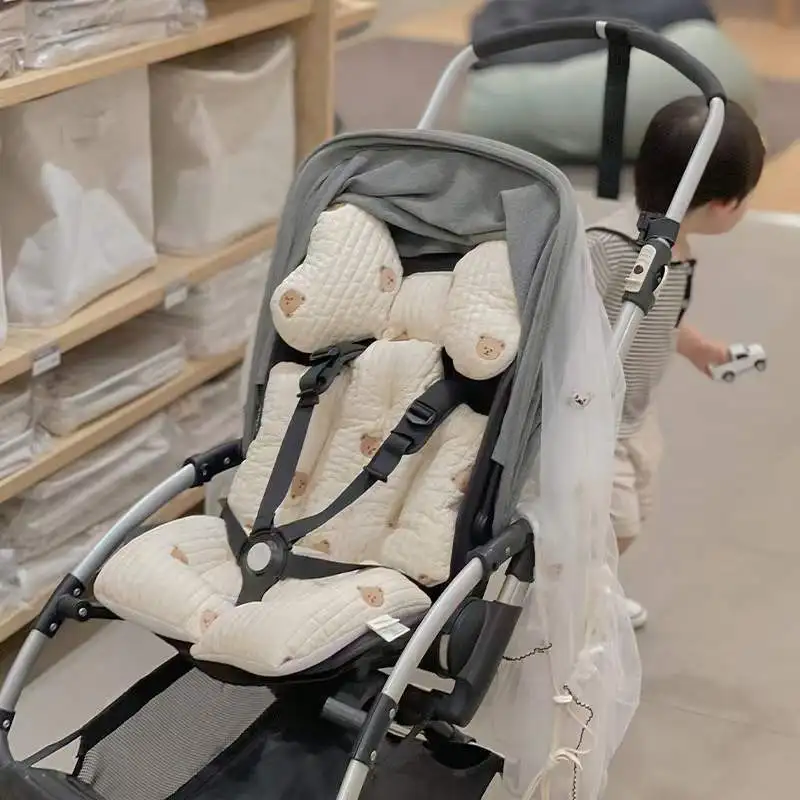 

Подушка для детского сиденья с вышивкой медведя, Детские аксессуары для детской коляски, хлопковые подгузники для автокресла, подгузник