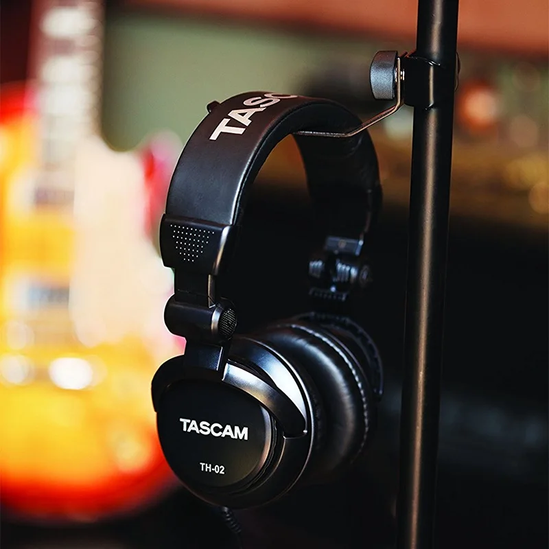 Стереонаушники Tascam с замкнутой спинкой многофункциональные студийные наушники