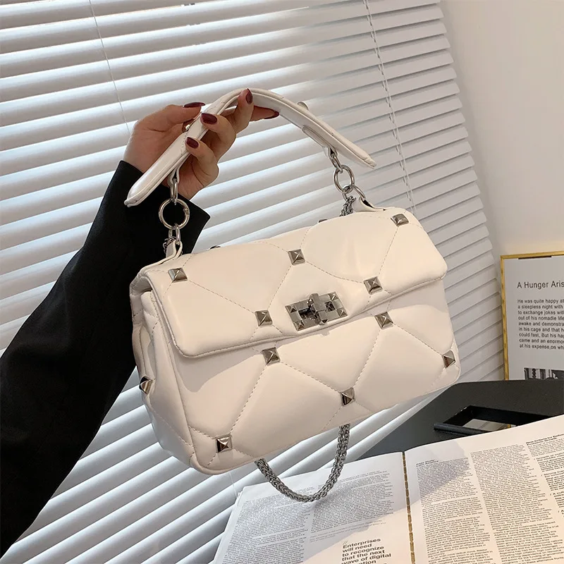 

Fashion Women's Bag Shoulder Bag 2022 Popular New Texture Portable Rivet Bag All-match Diamond Chain Messenger Small Square Bag