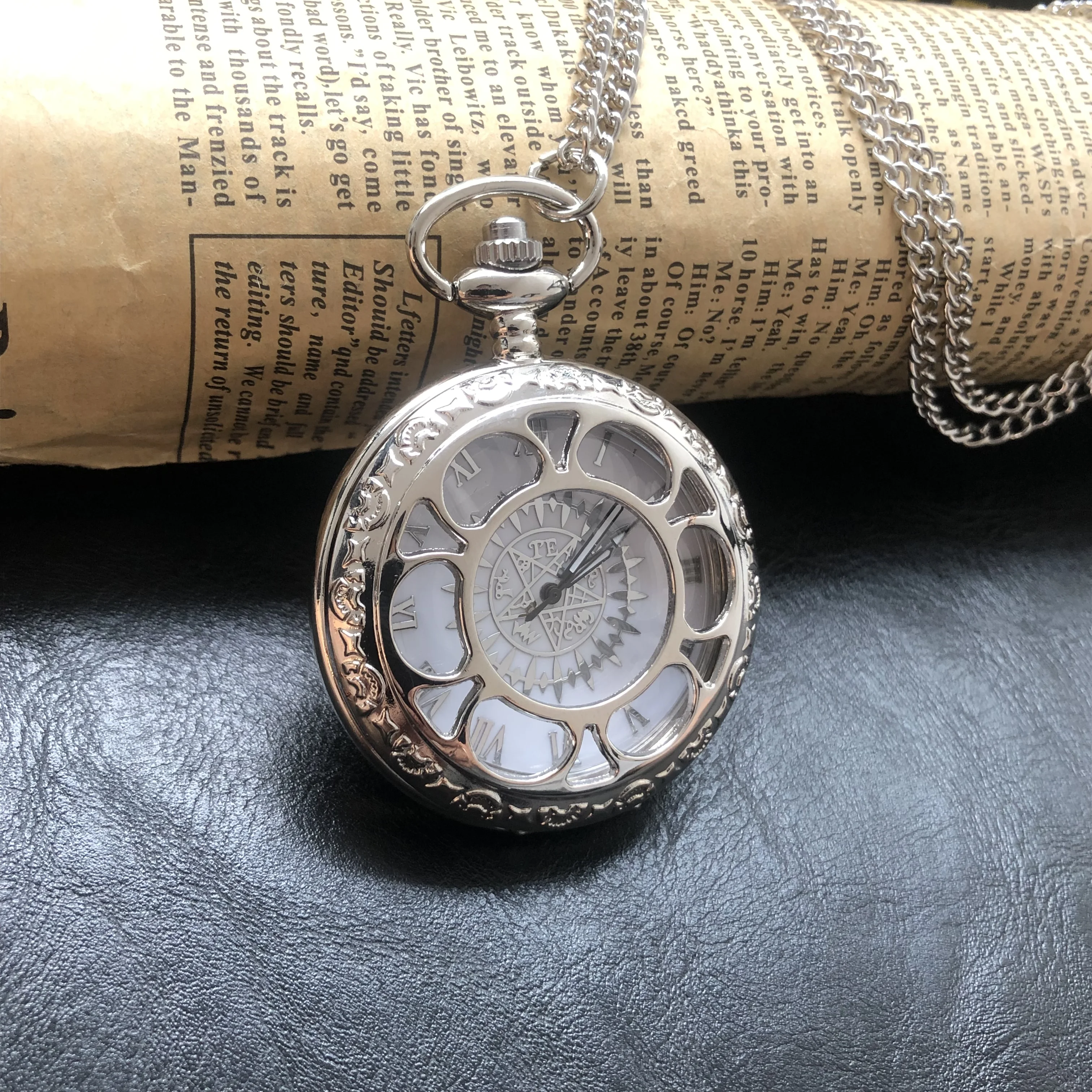 

Popular Anime Hunter Hollow Design New Arrival Luxury Silver Necklace Chain Pocket Watch Unisex Valentine Gifts