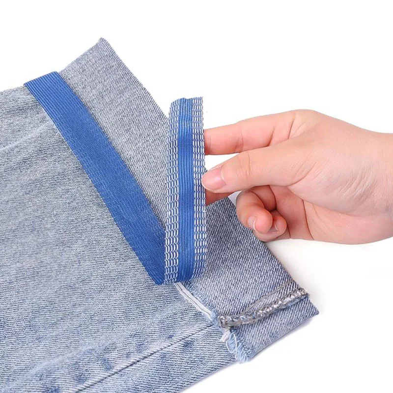 Самоклеящиеся штаны приклеиваются с помощью утюга на краях укороченные