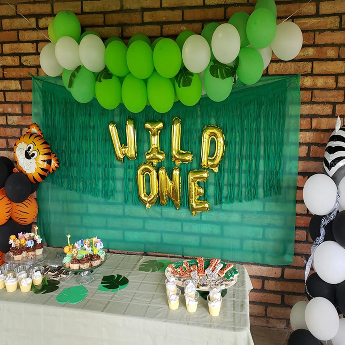 

Детские разноцветные воздушные шары в стиле джунглей