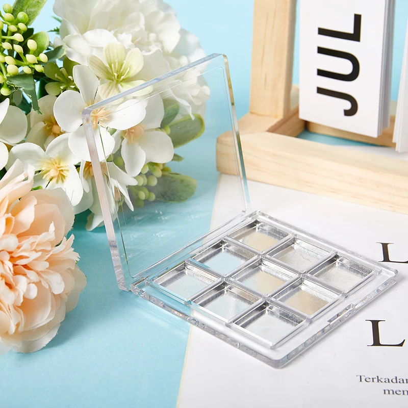 Пустая палитра теней для век 9 ячеек