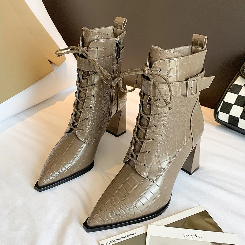 

Женские ботинки с острым носком на толстом каблуке, новинка осень-зима 2022, темпераментные удобные женские ботинки телесного цвета на шнуров...