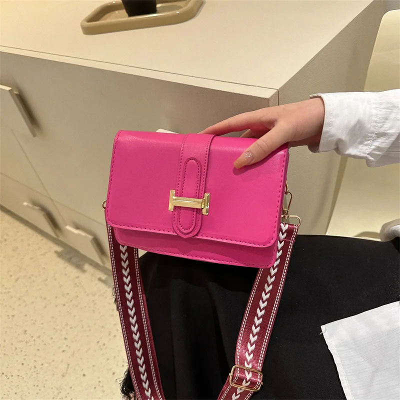 Fashion Women Shoulder Bags PU Leather Vintage Crossbody Bag Casual Wide Strap Messenger Bags Luxury Designer Metal Lock Handbag