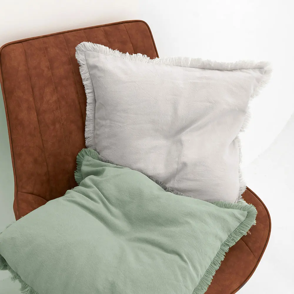 Искусственный зеленый чехол для подушки с кисточками