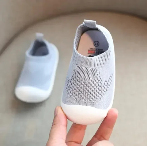 Sapatina infantil de mola sapatos meninos meninos sapatos casuais de malha de fundo macio confortável não deslizamento
