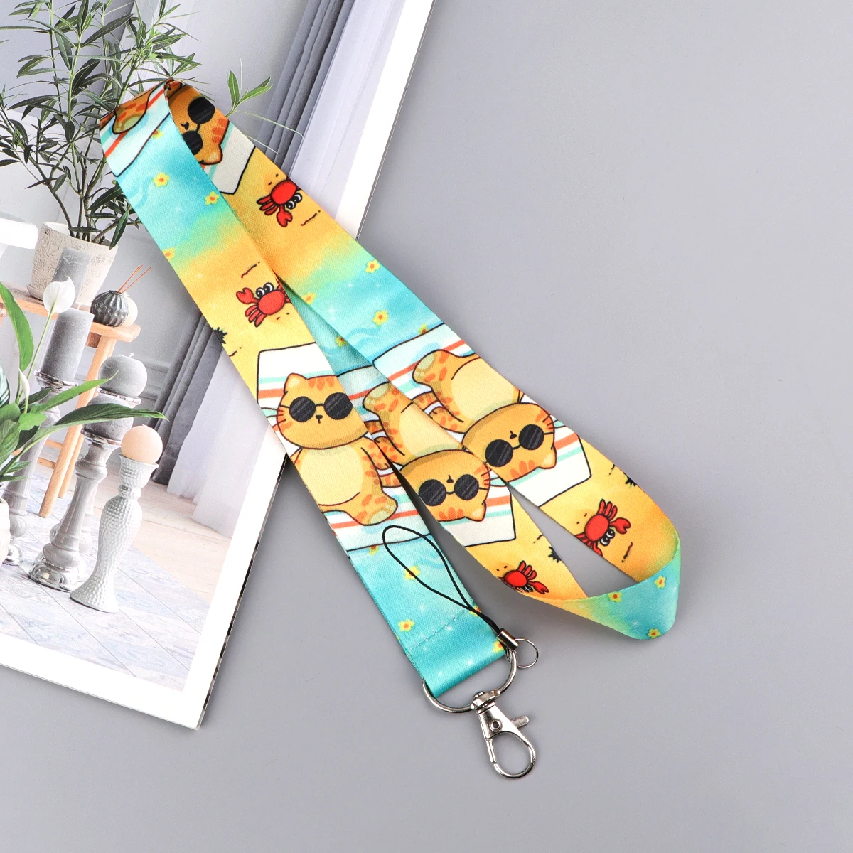 Брелок-лента с принтом бабочки кота