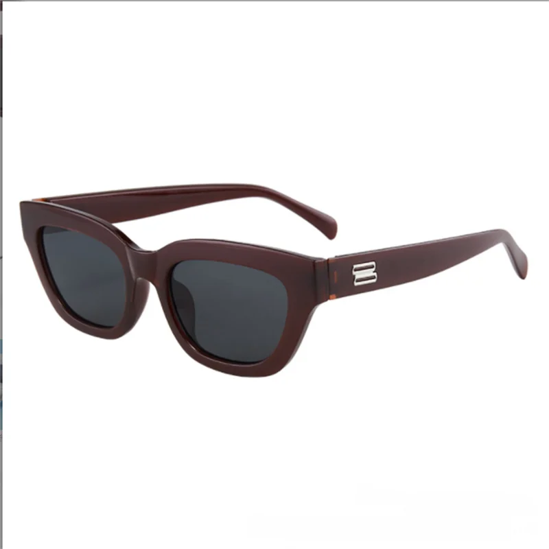 Трендовые светло-голубые женские солнцезащитные очки в большой оправе кошачий