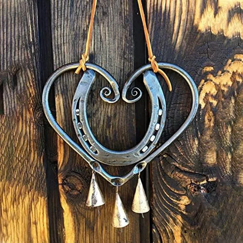 

1 Piece Lucky Love Wind Chime Metal Heart-Shaped Horseshoe Wind Chimes Garden Home Decoration