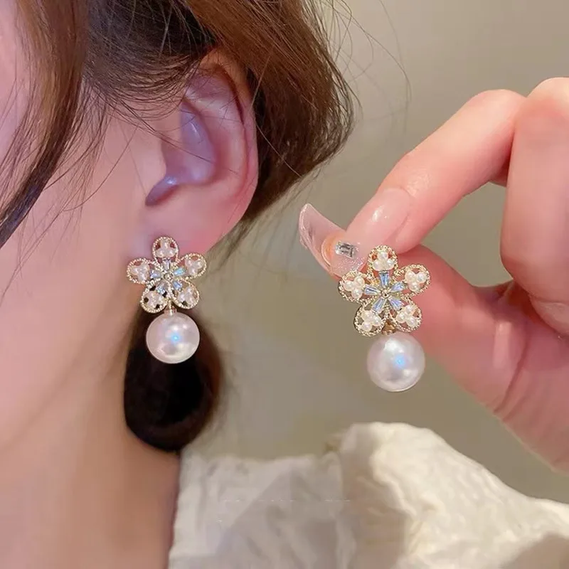 

New Korean Cute Delicate New Hollow Flower Drop Earrings for Women Girls Elegant Pearl Ball Pendient Jewelry Gift