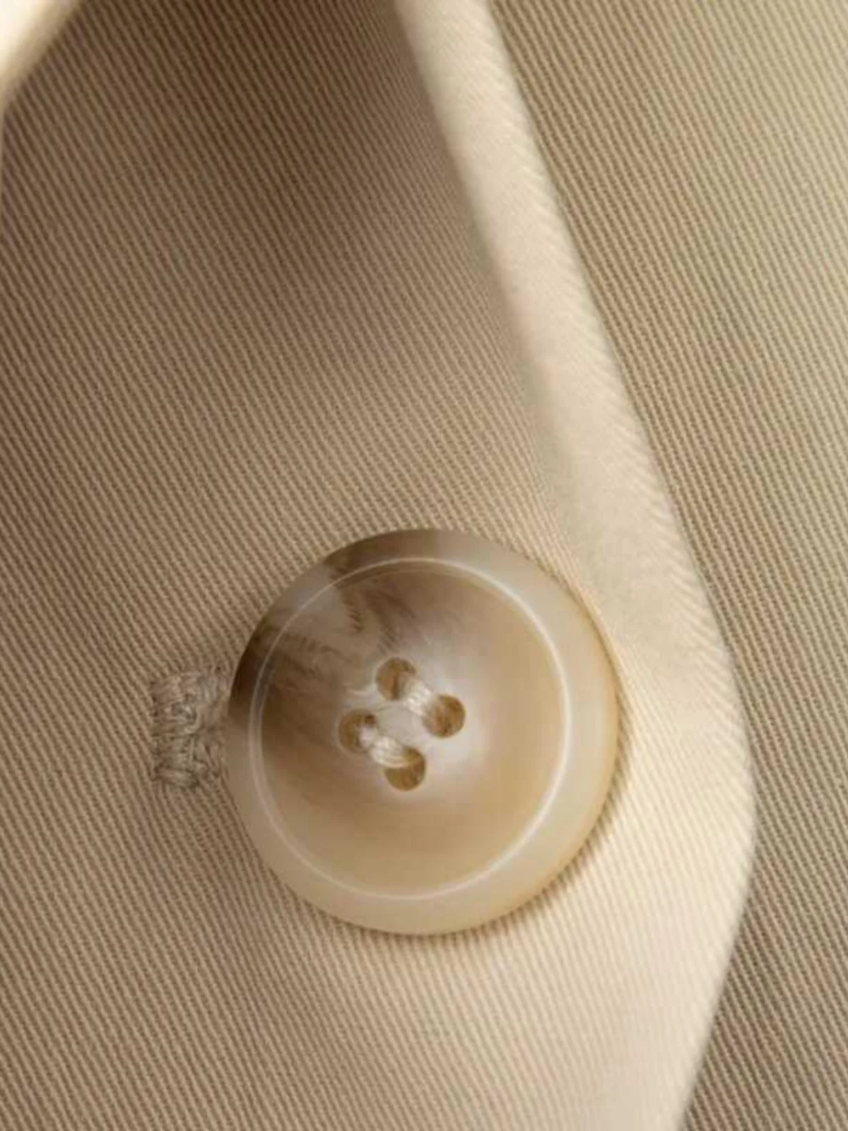 Тренч Same Sle with Mall Shifan Li Dema Kaki осень 2023 новая маленькая темпераментная верхняя