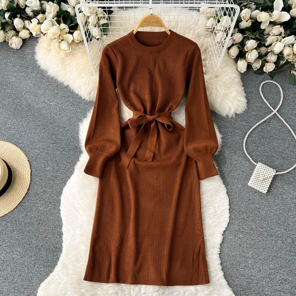 

Женское трикотажное платье в стиле Хепберн, облегающее черное платье во французском ретро-стиле с круглым вырезом и рукавами-фонариками на ...