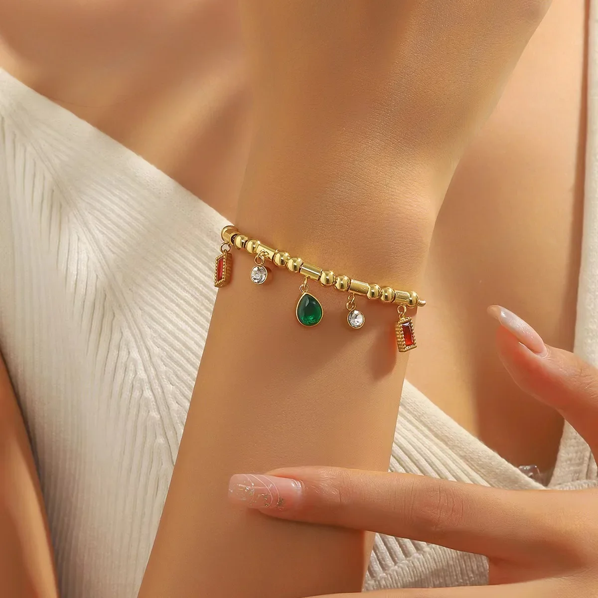 Женская модная ниша простой изумрудно-зеленый капли воды циркониевые бусины