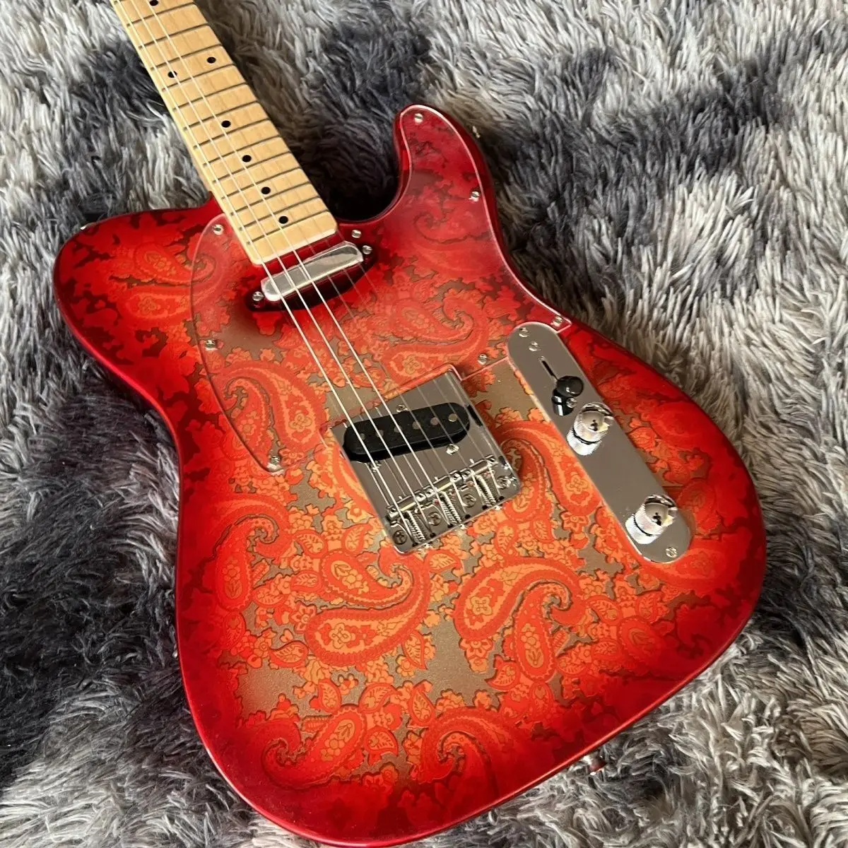 

Amoeba Electric Guitar Red Basswood Panel Maple Fingerboard