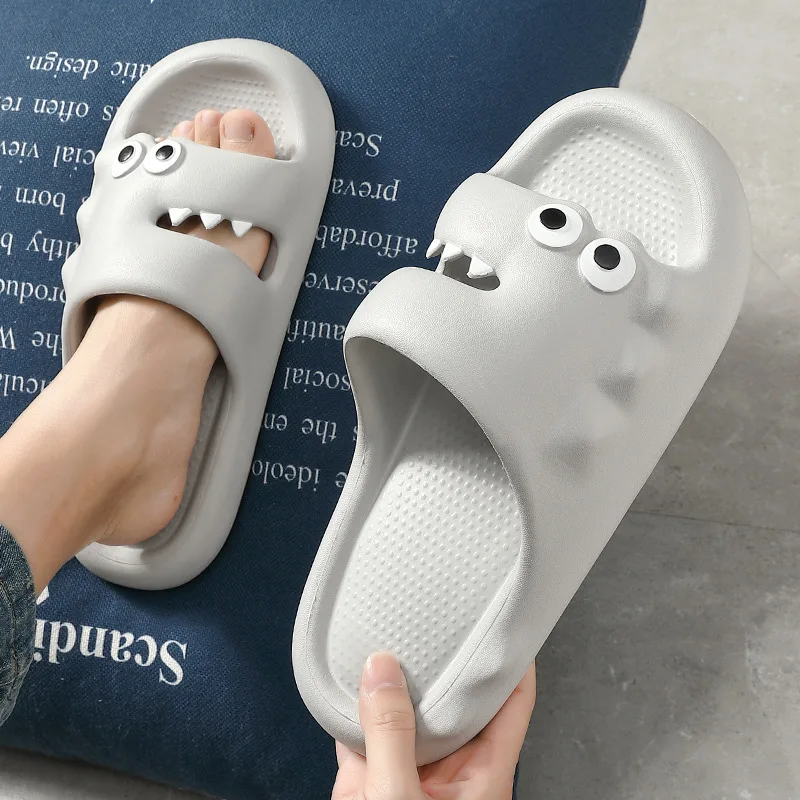 2023 Cartoon slippers Summer men's home anti-skid slippers women's home cute shit feeling slippers men