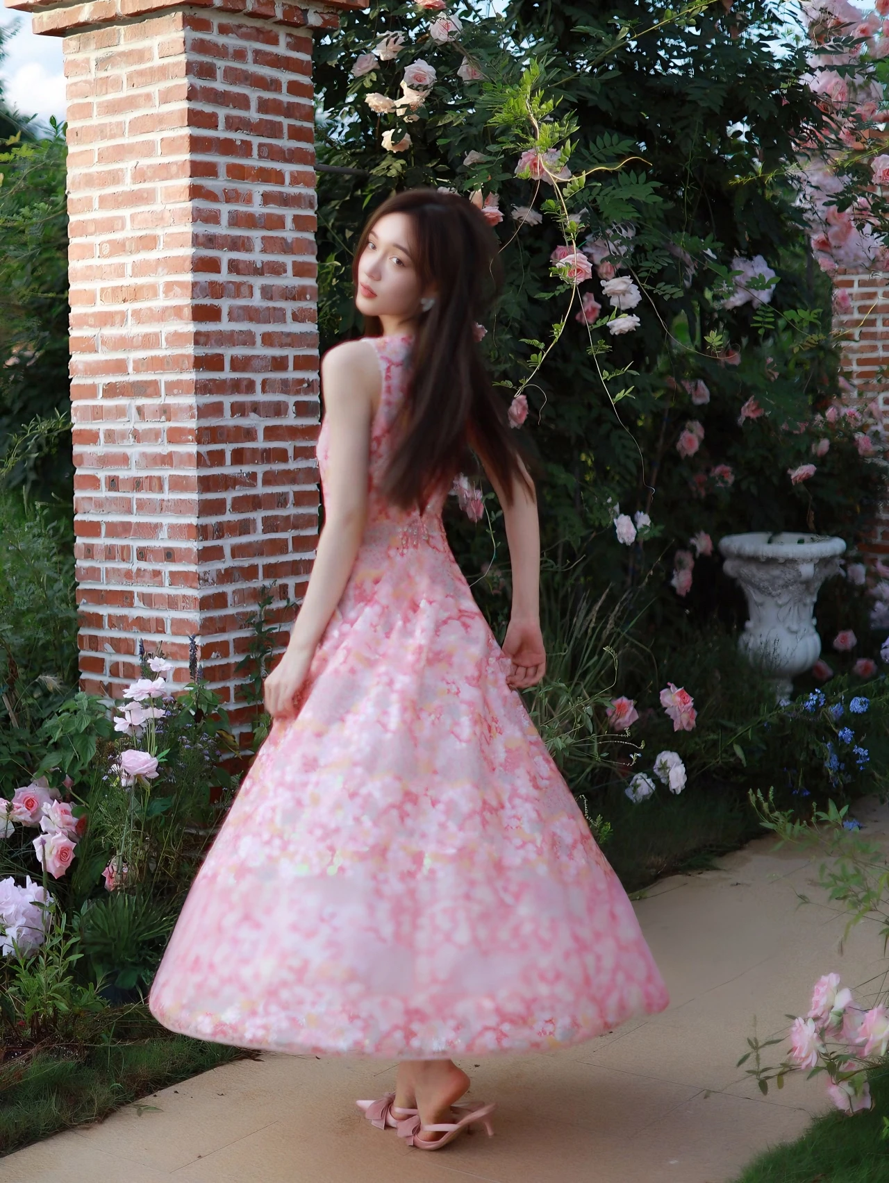 Женская одежда M новинка весны 2024 серия Gao Ding платье без рукавов с вышивкой и