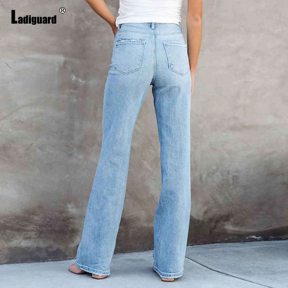 Рисунок 2 - Женские джинсовые брюки с высоким вырезом