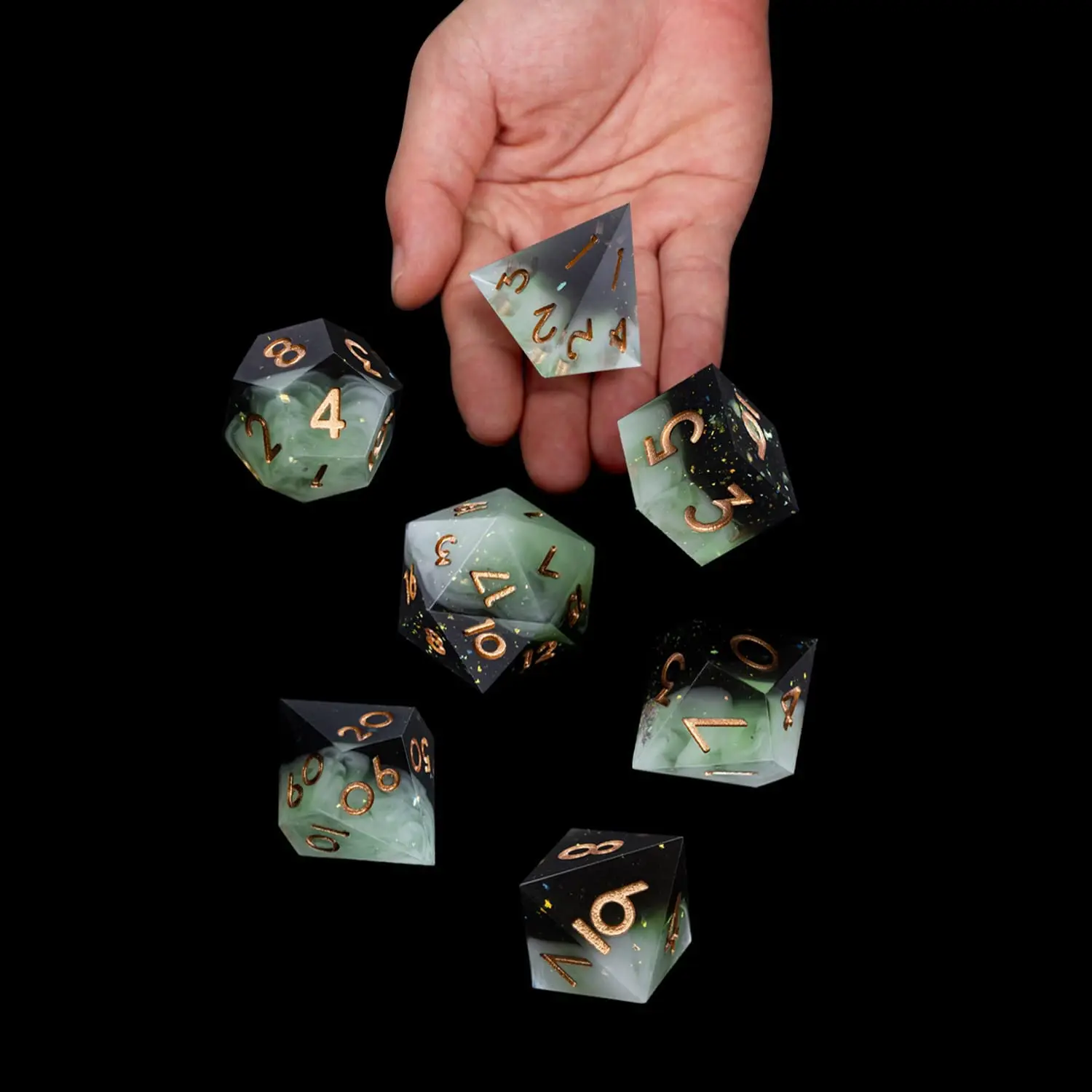 Зеленые и черные военные кости с острыми краями D20 ролевая игра полигедрал D набор