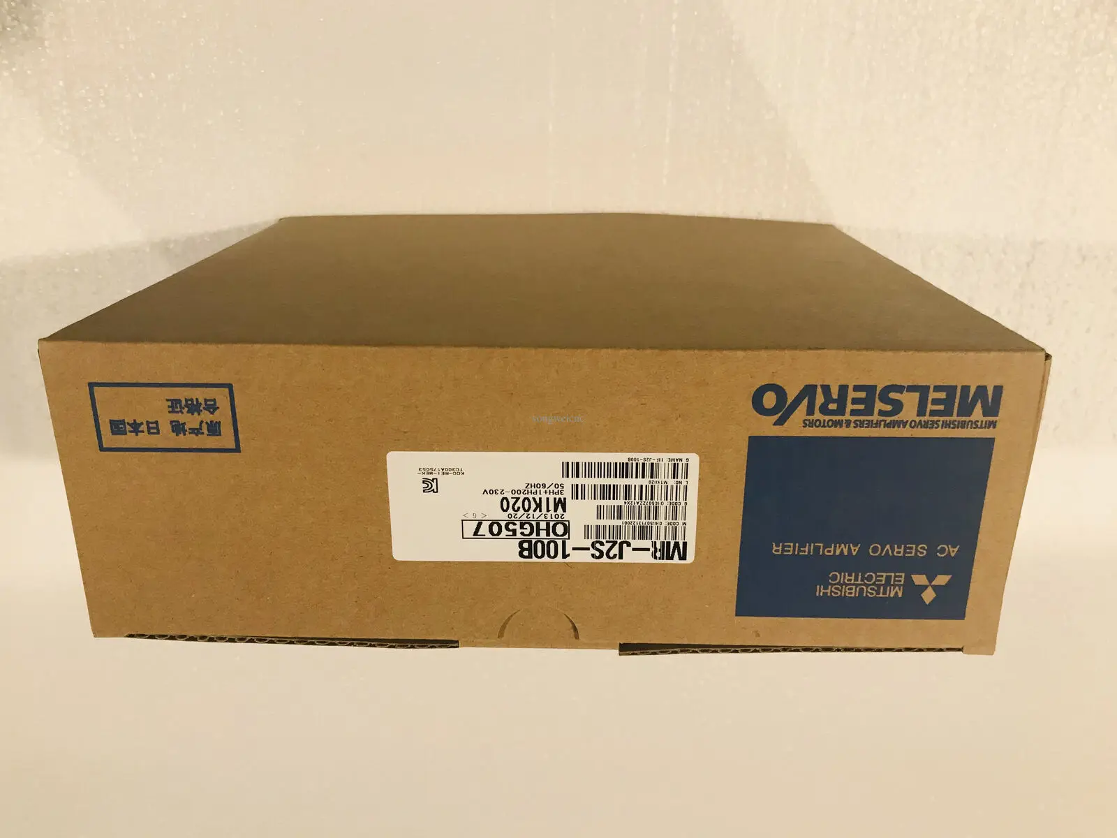 

MR-J2S-100B новые и оригинальные MRJ2S100B