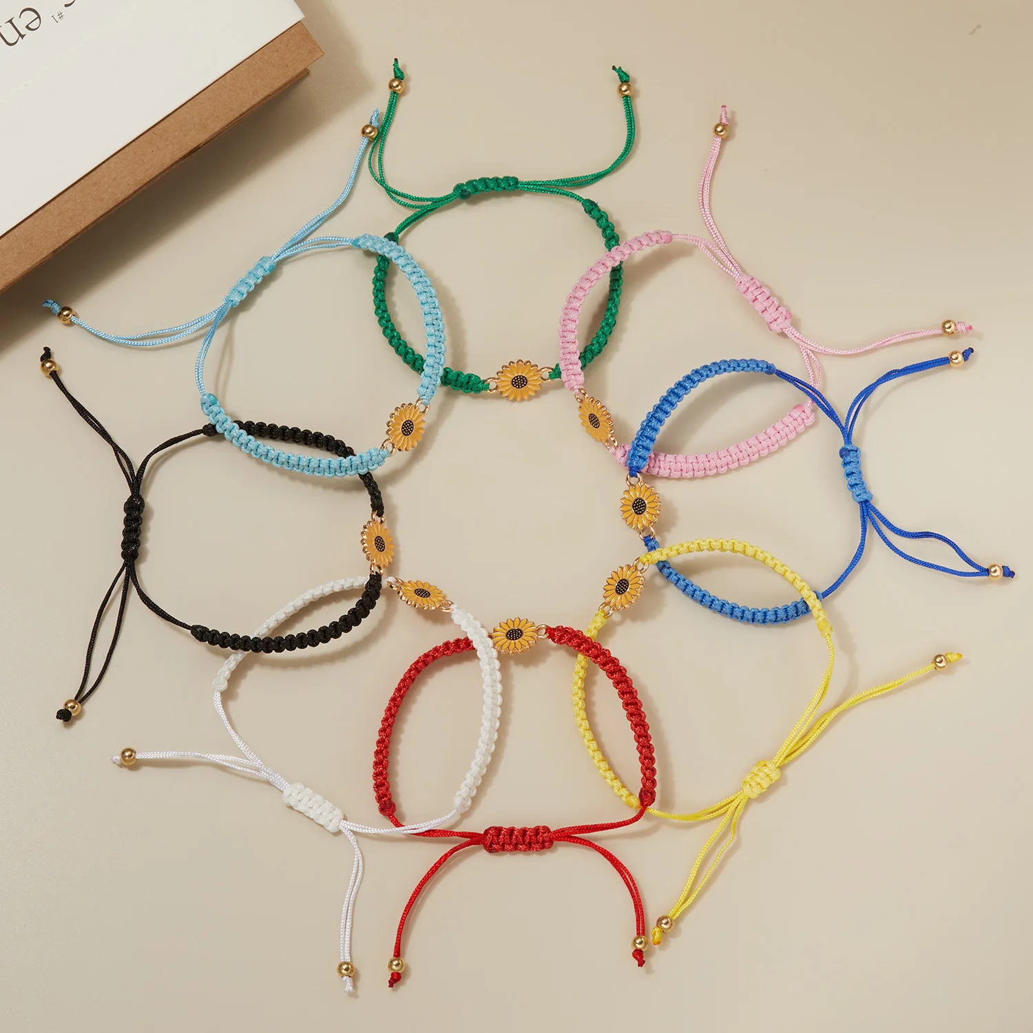 

New Fashion Pure Hand-woven Sunflower Bracelet Daisy Friendship Bracelet Bracelet Spot Wholesale