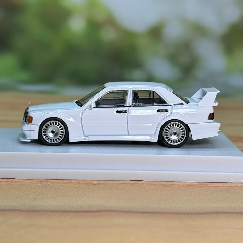 Модель автомобиля из сплава 1:64 190E W201 2 5-16 Evo
