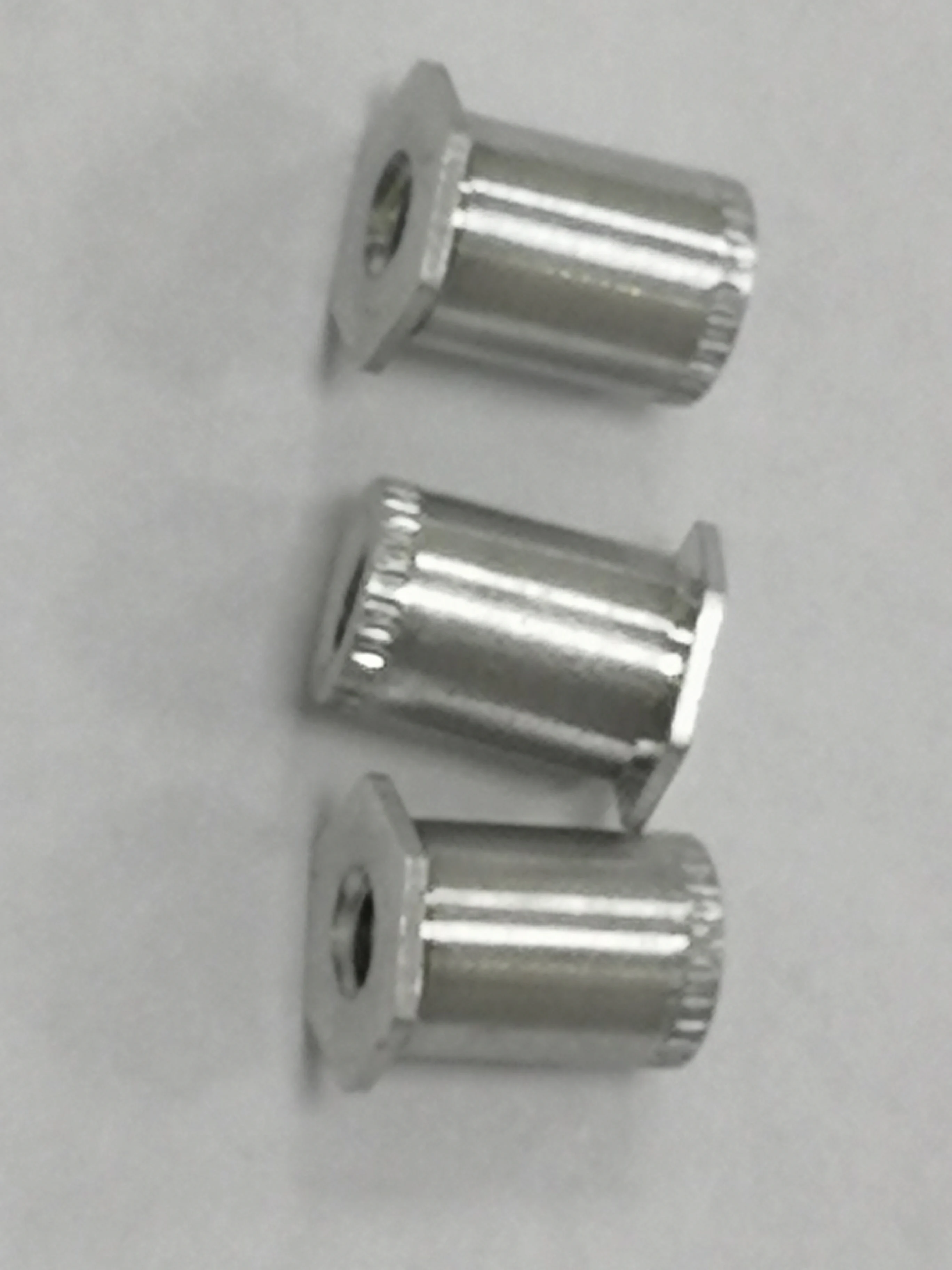 Аксессуары/4/6/8/10/12 заземляющие опоры, нержавеющая сталь, натуральная, минимальная тонкость листа Размер отверстия в оболочке