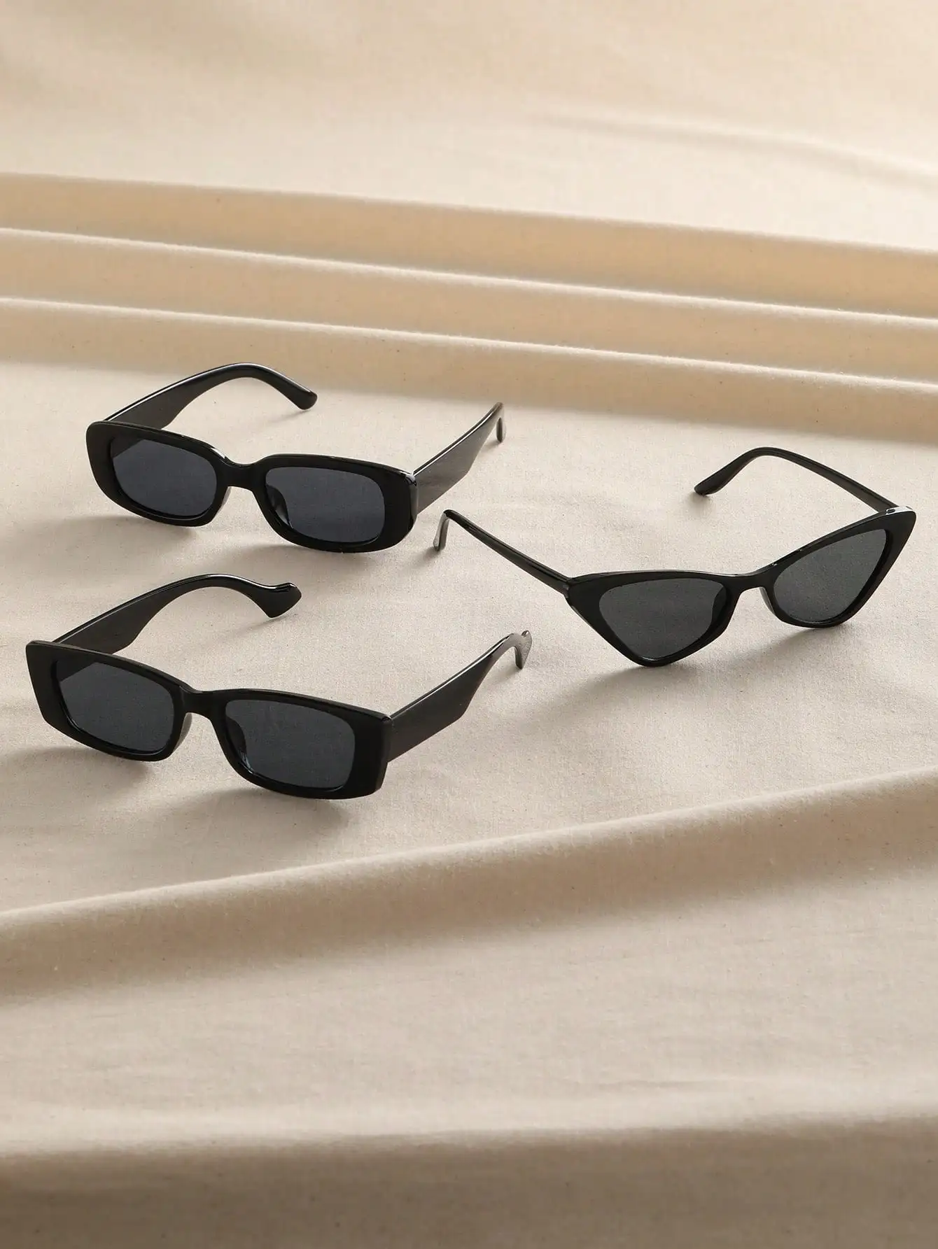 4 шт. солнцезащитные очки в пластиковой оправе