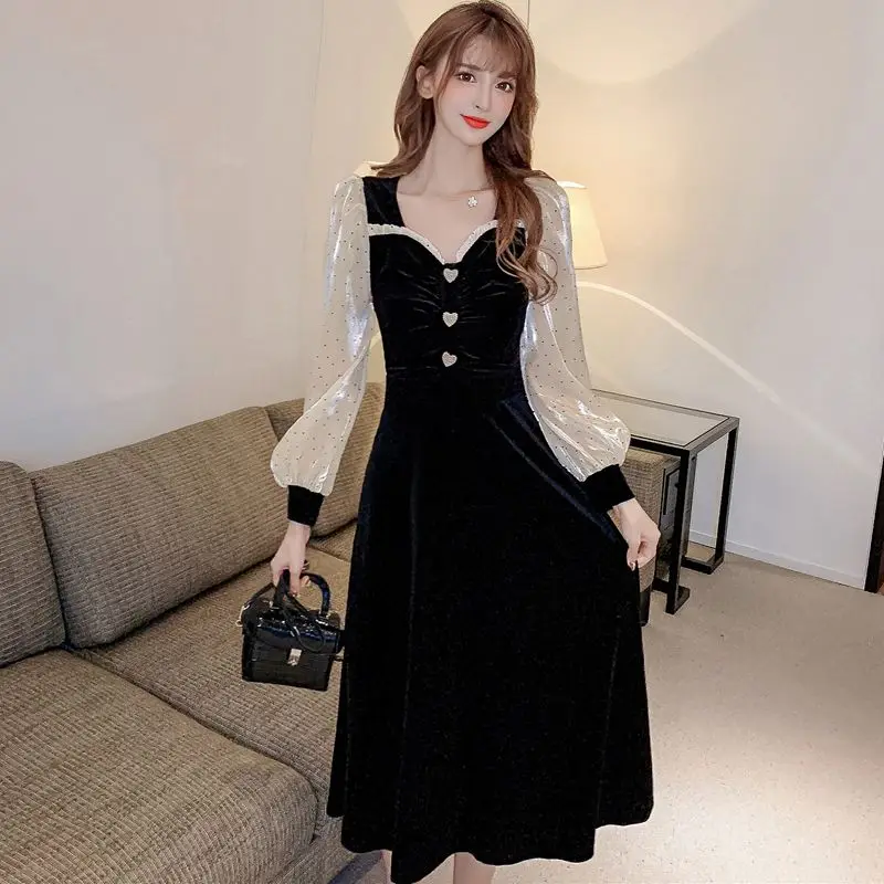 

2022 Women's Dress Autumn and Winter New Vintage Love Button Drawing Pleated Velvet Medium Long Free Shipping