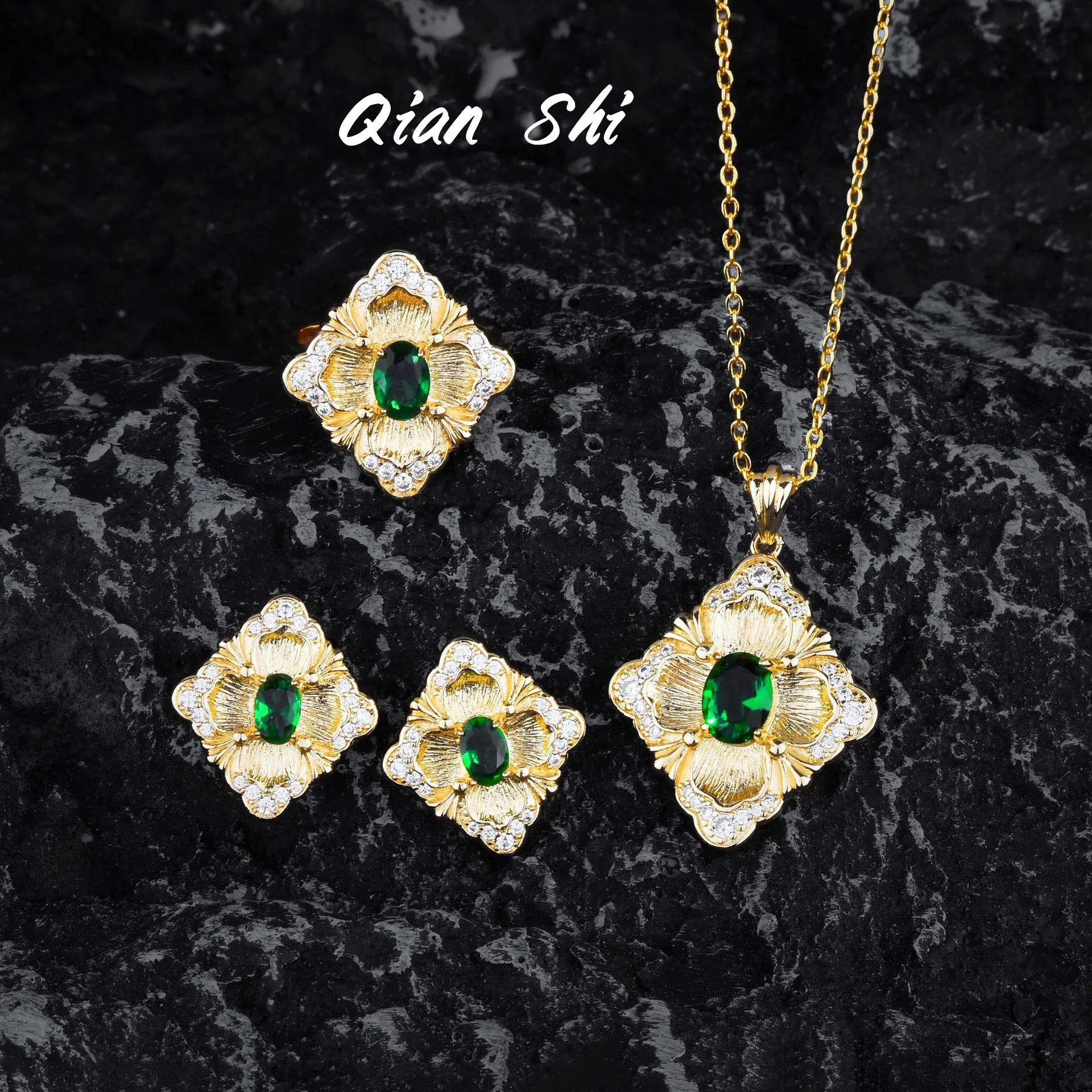 

Retro Emerald Pendant Ring Earring Jewelry Set