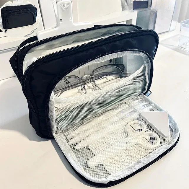 

Большой черный тканевый пенал для канцелярии