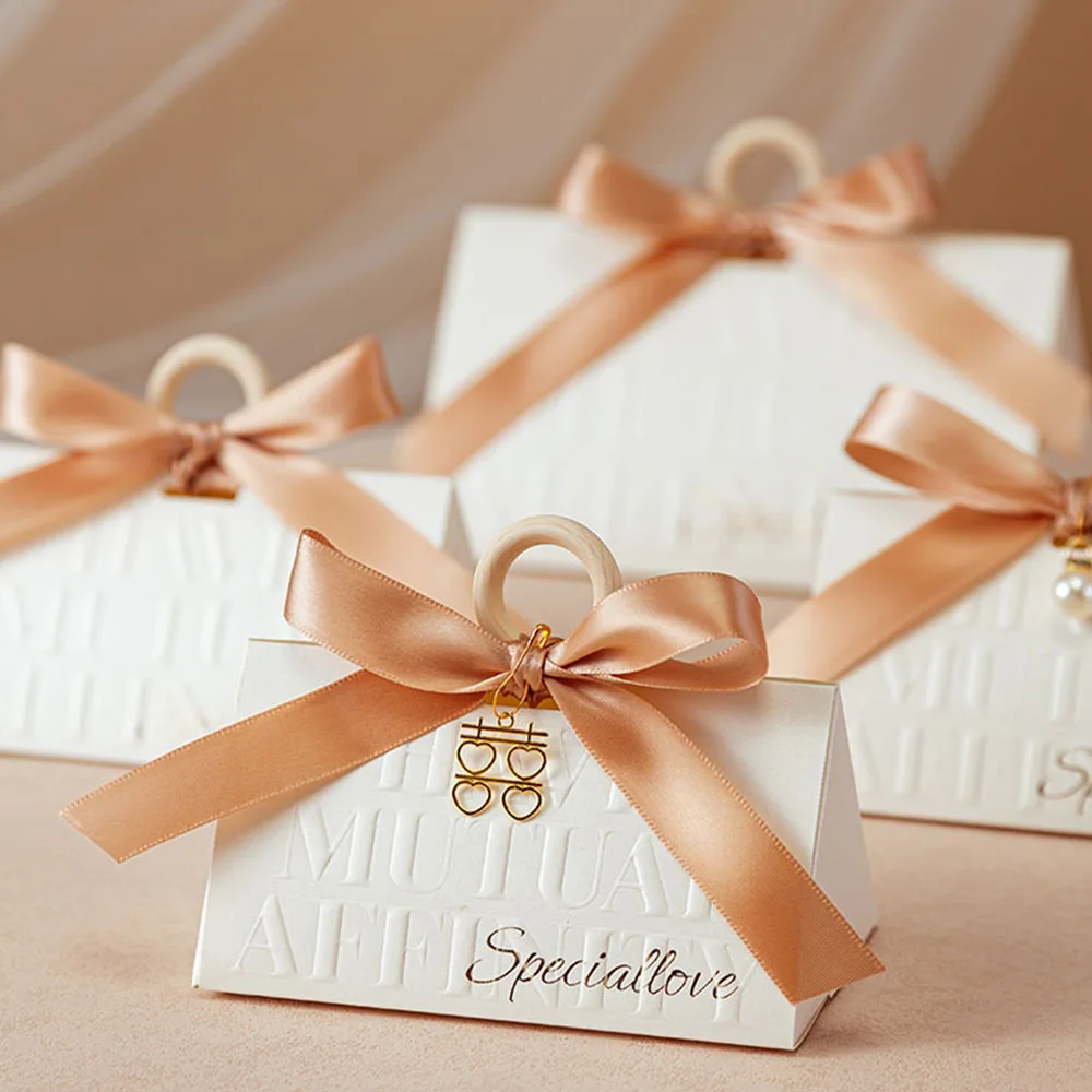 

10pcs Champagne Gold Bow Triangle Wedding Candy Box Exquisite Chocolate Gift Box Happy Wedding Favors Anniversary Party Decor