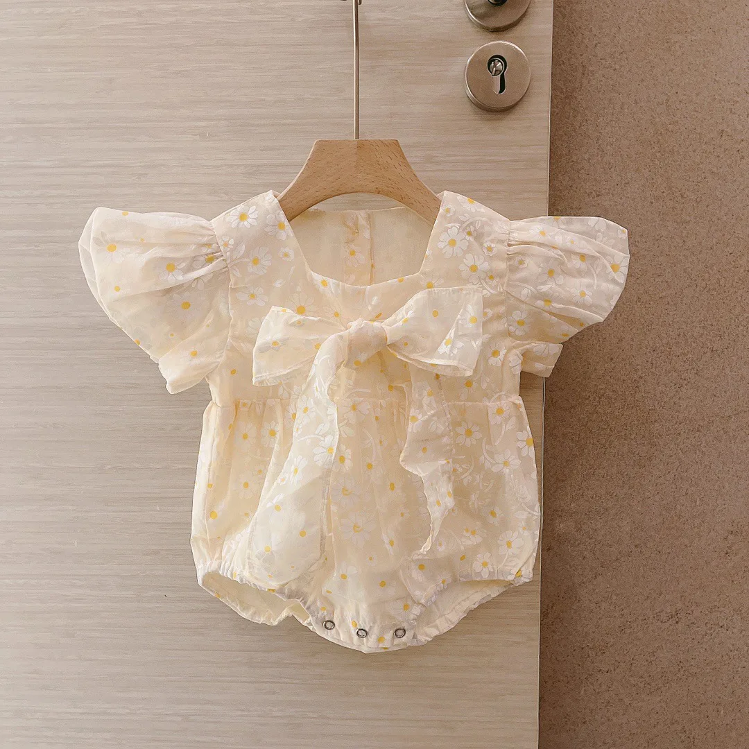 

Комбинезоны для новорожденных девочек в Корейском стиле ромашки бабочки с пышными рукавами Треугольные Ползунки детская одежда детская ле...