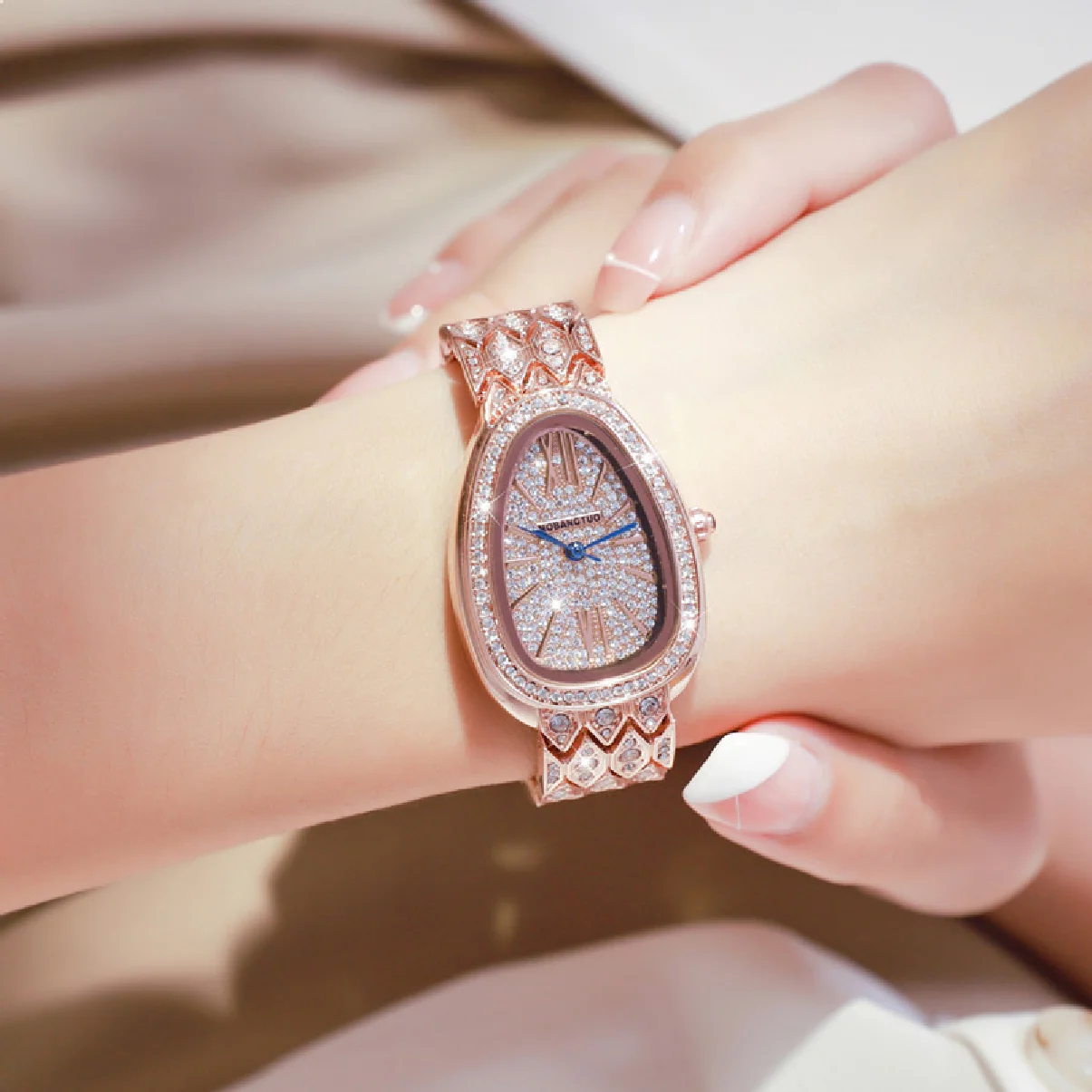 New Luxurious Watch For Women Quartz Stainless Steel Diamond Snake Head Style AAA Wristwatch Diamond Luxury Brand Lady Watch enlarge