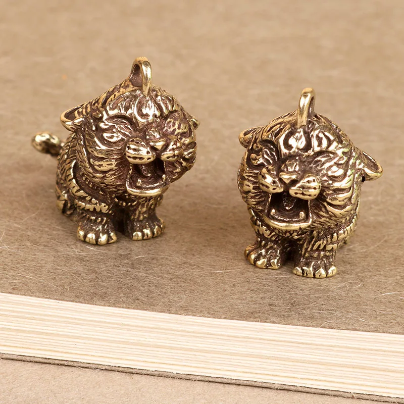 

Vintage Brass Tiger Key Chains Hangings Jewelry Accessories Cartoon Cute Animal Figurines Car Keyrings Pendants Children Gifts