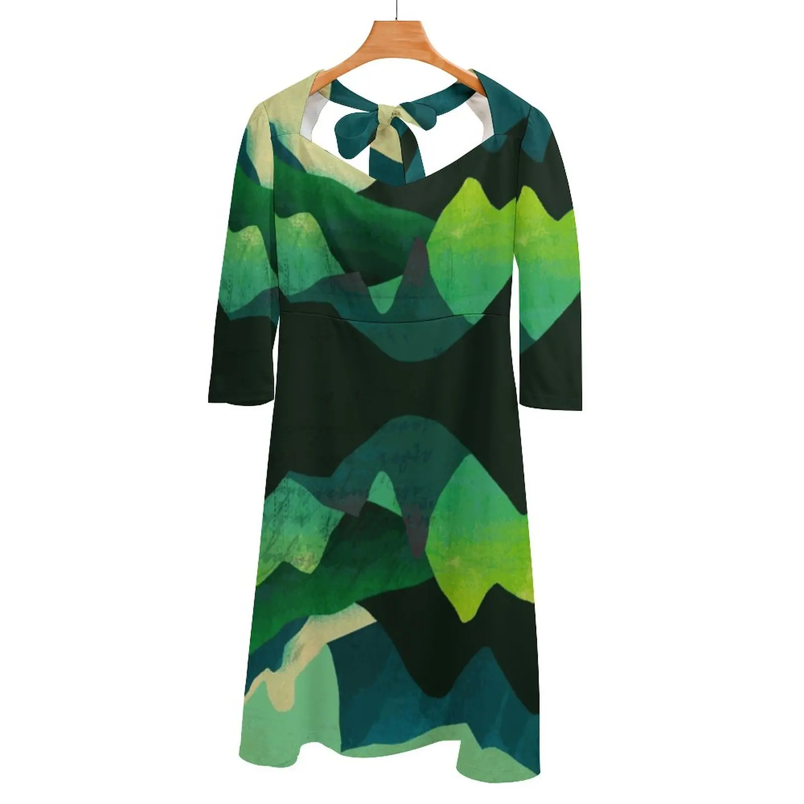 

Платье с квадратным вырезом и открытой спиной, на шнуровке