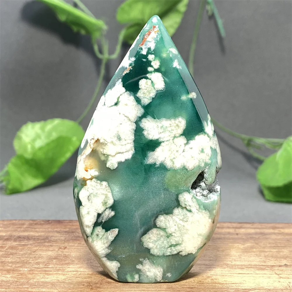 Натуральный зеленый вишневый агат