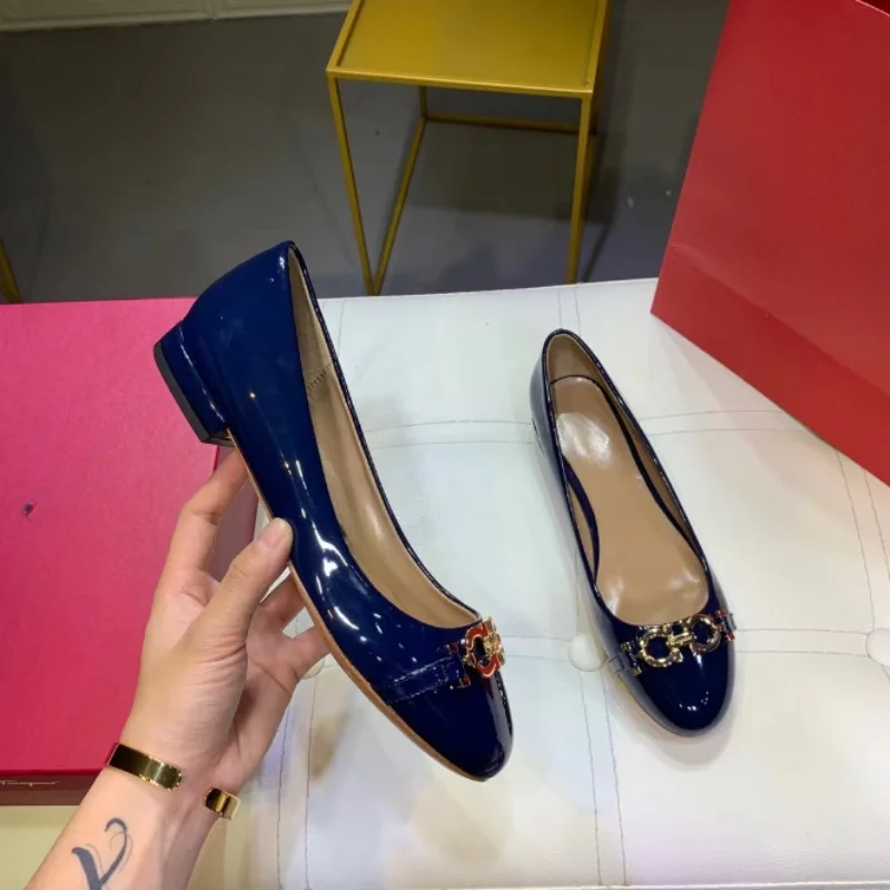 2023 New Horseshoe Button Round Toe Patent Leather High Heel Flat Sole Single Shoe (Female)