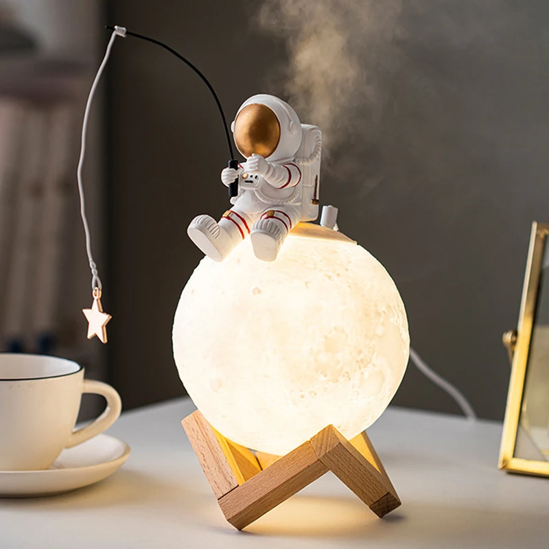 

Resin Space Man Miniature Night Light Astronaut Figurine Home Decoration Humidifier Cold Smoke Machine Birthday Gift
