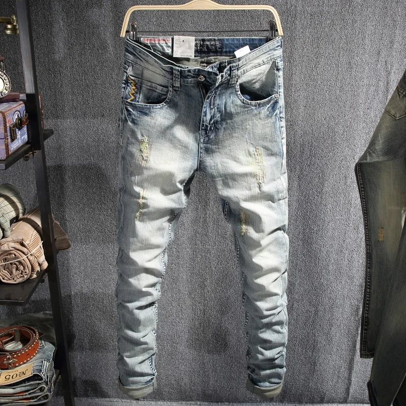 

Стильные корейские Ретро-Дизайнерские облегающие Стрейчевые мужские рваные модные джинсовые брюки мужские джинсы с винтажной вышивкой повседневные джинсы стандартного синего цвета