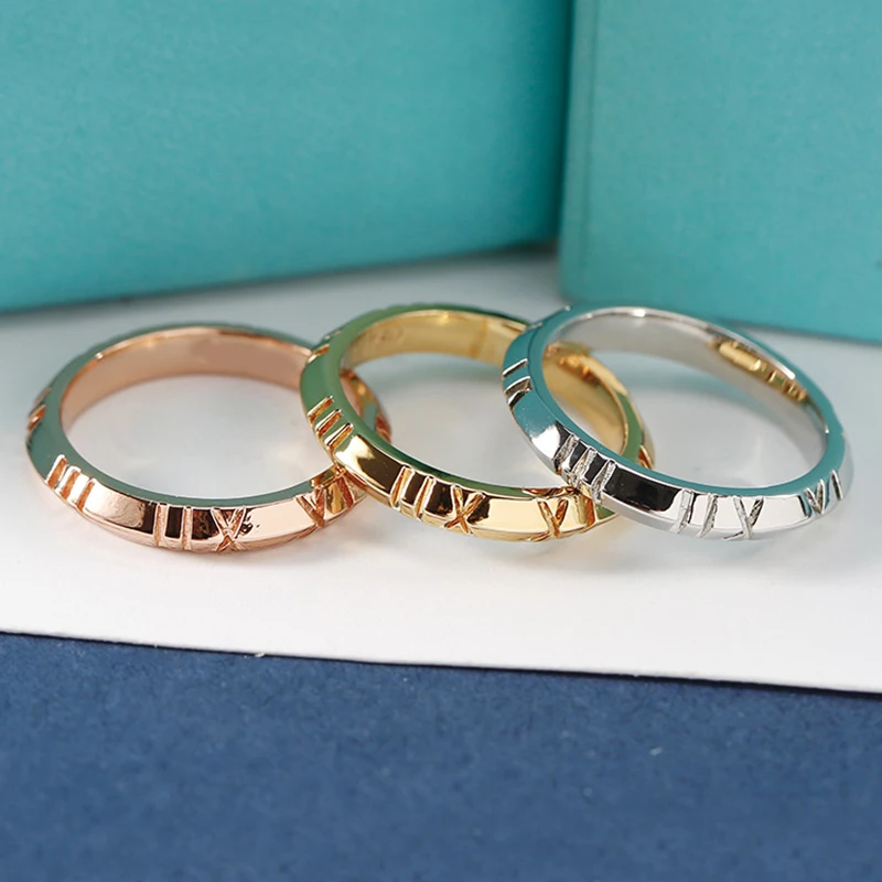 Женское кольцо из серебра 925 пробы с римскими цифрами