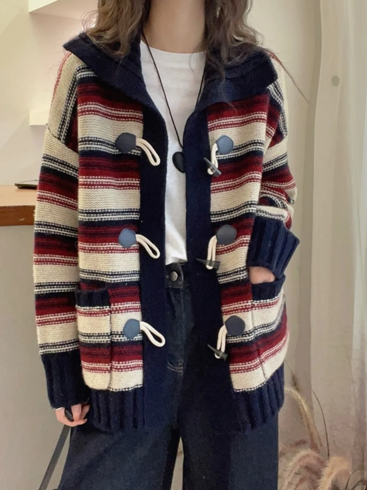 European Goods Horn Buckle Stripe Outerwear Women clothes 20244 Autumn and Winter New Raccoon Velvet Knit cardigan Small Man Top