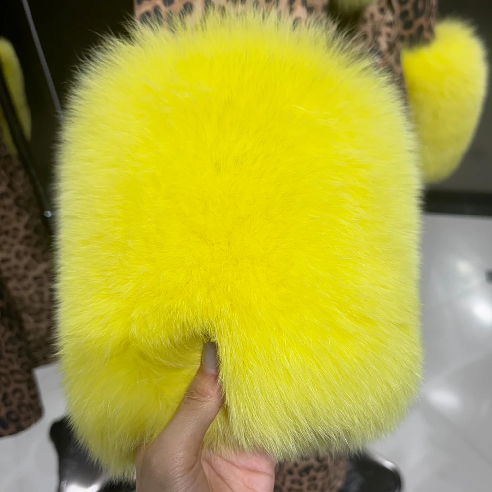 Женская кожаная куртка с леопардовым принтом |