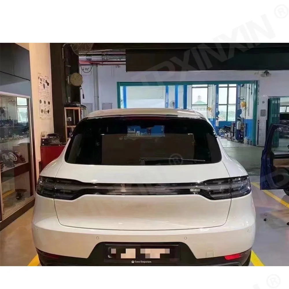 Модификация автомобиля средний свет украшение через заднюю часть фотолампы Porsche