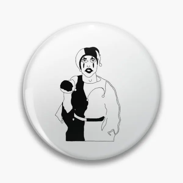 

Брошь на булавке с надписью «The Garden Call This Now»